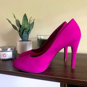 NWOT Jessica Simpson Mayra magenta suede heels 8.5